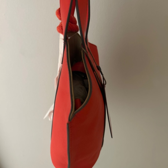 Vince Camuto handbag - Picture 3 of 3